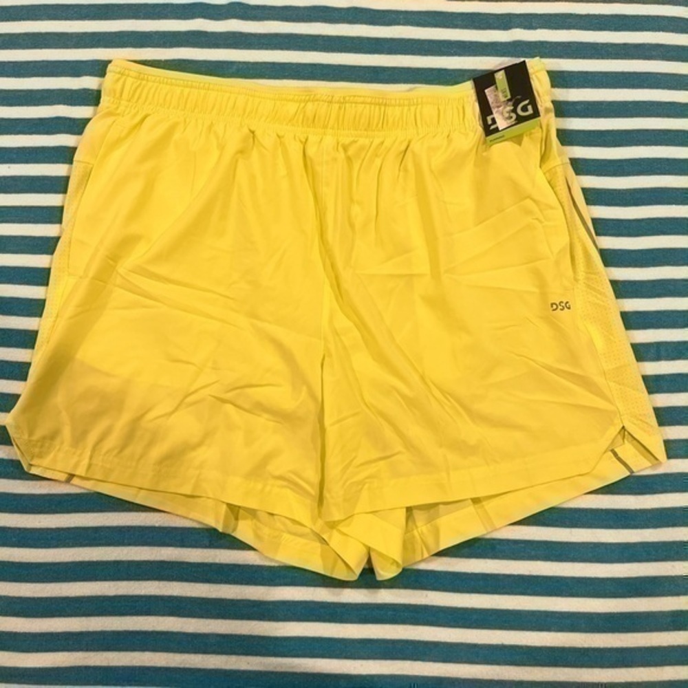 NWT DSG Men’s Light Green 5” Stride Short Size XL